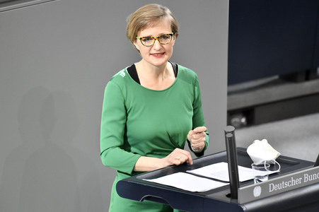 212. Sitzung des Deutschen Bundestages in Berlin