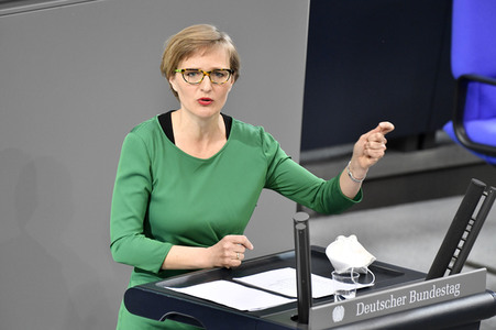 212. Sitzung des Deutschen Bundestages in Berlin