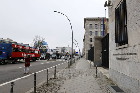 Autodemo vom Aktionsbündnis 'Alarmstufe Rot' in Berlin