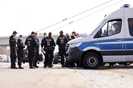 Autokorso gegen Corona-Maßnahmen in Köln