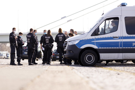 Autokorso gegen Corona-Maßnahmen in Köln