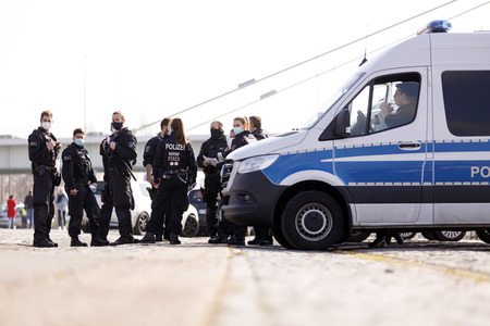 Autokorso gegen Corona-Maßnahmen in Köln