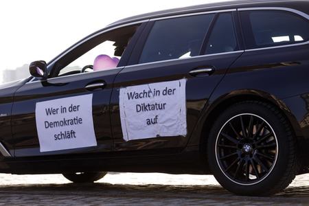 Autokorso gegen Corona-Maßnahmen in Köln