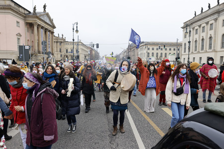 Multikultureller Frauenmarsch in Berlin