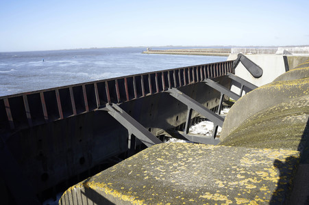 Das Eider-Sperrwerk in Wesselburenerkoog