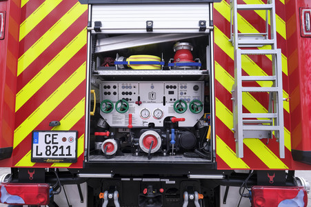 Übergabe eines Waldbrandlöschfahrzeuges an die Feuerwehr in Celle