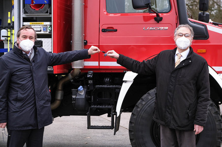 Übergabe eines Waldbrandlöschfahrzeuges an die Feuerwehr in Celle