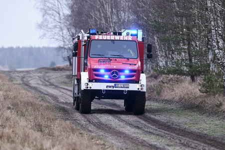 Übergabe eines Waldbrandlöschfahrzeuges an die Feuerwehr in Celle