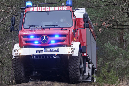 Übergabe eines Waldbrandlöschfahrzeuges an die Feuerwehr in Celle