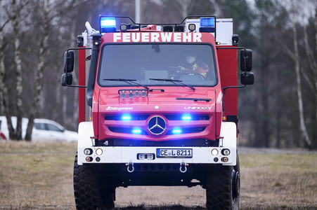 Übergabe eines Waldbrandlöschfahrzeuges an die Feuerwehr in Celle