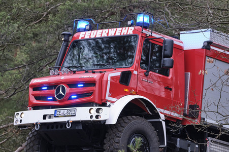 Übergabe eines Waldbrandlöschfahrzeuges an die Feuerwehr in Celle