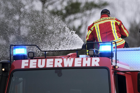 Übergabe eines Waldbrandlöschfahrzeuges an die Feuerwehr in Celle