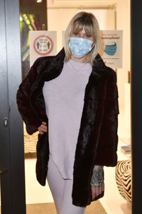 Friseurbesuch von Arielle Rippegather in Berlin