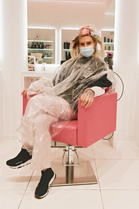 Friseurbesuch von Arielle Rippegather in Berlin