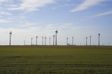 Symbolfoto Windkraftanlagen