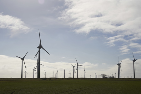 Symbolfoto Windkraftanlagen