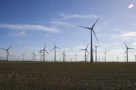 Symbolfoto Windkraftanlagen