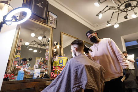 Symbolfoto Corona-Lockerungen