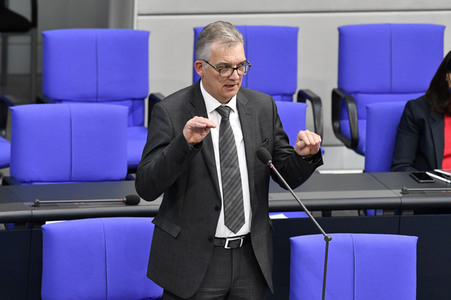 214. Sitzung des Deutschen Bundestages in Berlin
