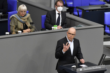 214. Sitzung des Deutschen Bundestages in Berlin