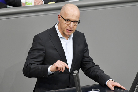 214. Sitzung des Deutschen Bundestages in Berlin