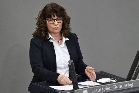214. Sitzung des Deutschen Bundestages in Berlin
