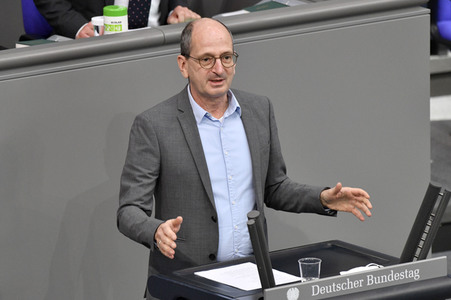 214. Sitzung des Deutschen Bundestages in Berlin