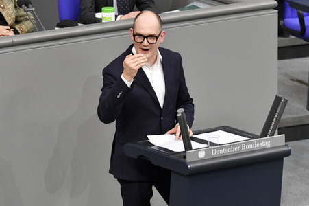 214. Sitzung des Deutschen Bundestages in Berlin