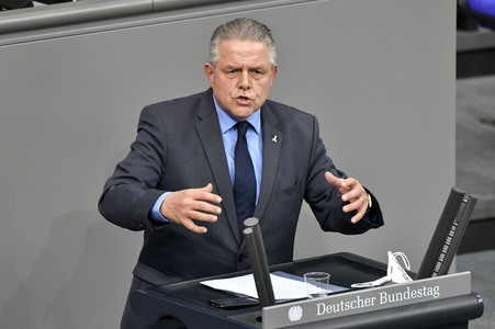 214. Sitzung des Deutschen Bundestages in Berlin