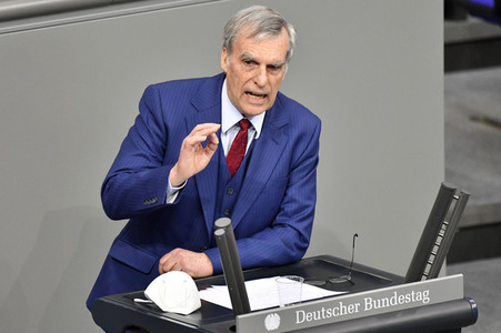 214. Sitzung des Deutschen Bundestages in Berlin