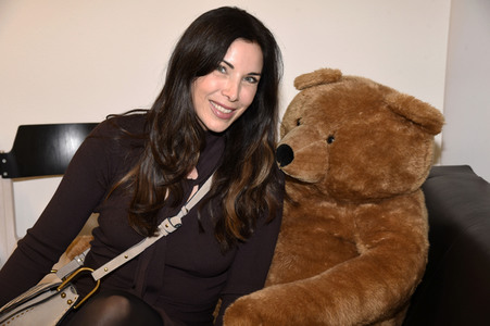 Scheck- und Spendenübergabe an durch die Corona-Krise in Not geratene Kinder und Jugendliche in München