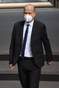 215. Sitzung des Deutschen Bundestages in Berlin