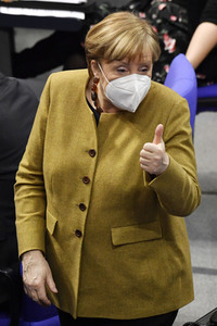 215. Sitzung des Deutschen Bundestages in Berlin