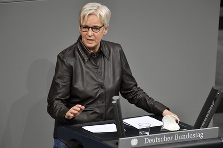 215. Sitzung des Deutschen Bundestages in Berlin