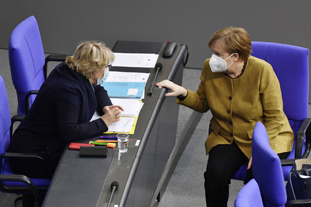 215. Sitzung des Deutschen Bundestages in Berlin