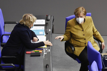 215. Sitzung des Deutschen Bundestages in Berlin