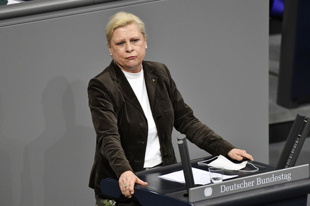 215. Sitzung des Deutschen Bundestages in Berlin