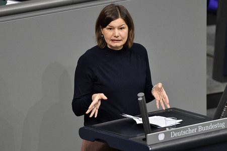 215. Sitzung des Deutschen Bundestages in Berlin