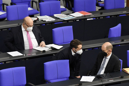 215. Sitzung des Deutschen Bundestages in Berlin