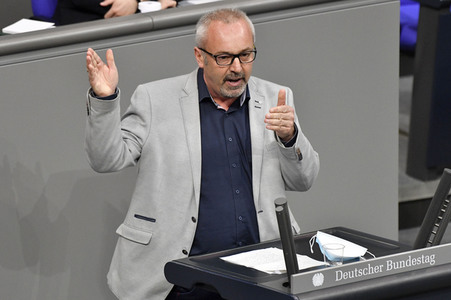 215. Sitzung des Deutschen Bundestages in Berlin