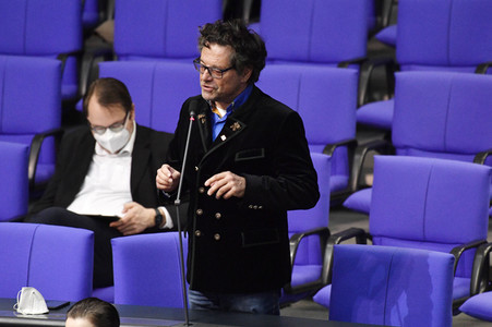 215. Sitzung des Deutschen Bundestages in Berlin