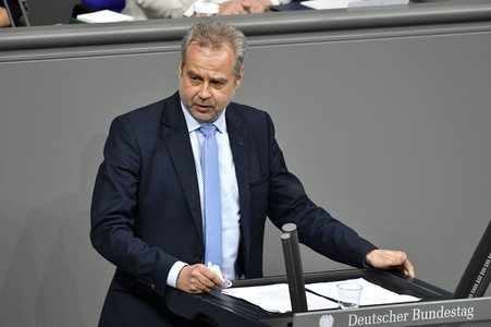 215. Sitzung des Deutschen Bundestages in Berlin