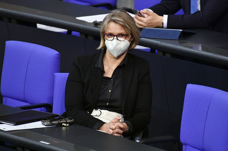 215. Sitzung des Deutschen Bundestages in Berlin