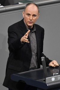 215. Sitzung des Deutschen Bundestages in Berlin