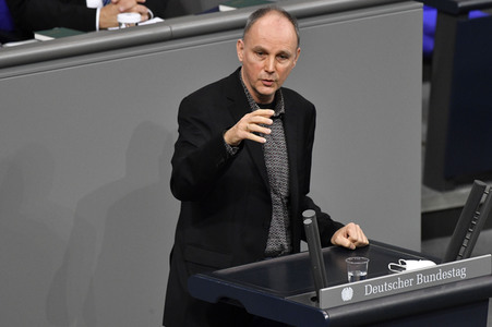 215. Sitzung des Deutschen Bundestages in Berlin