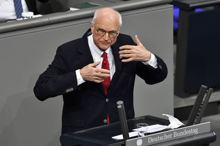 215. Sitzung des Deutschen Bundestages in Berlin