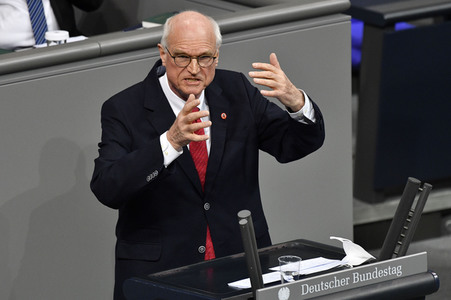 215. Sitzung des Deutschen Bundestages in Berlin