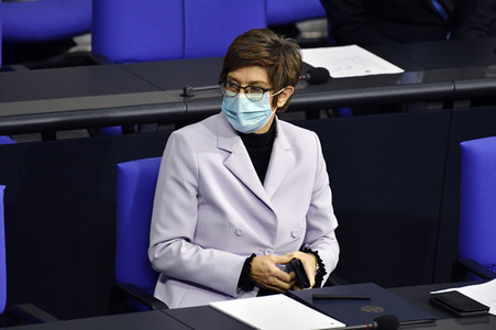 215. Sitzung des Deutschen Bundestages in Berlin