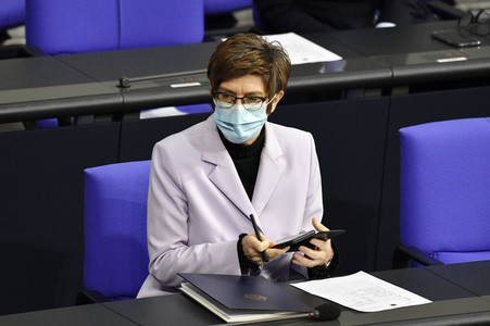 215. Sitzung des Deutschen Bundestages in Berlin