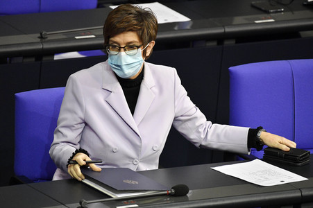 215. Sitzung des Deutschen Bundestages in Berlin